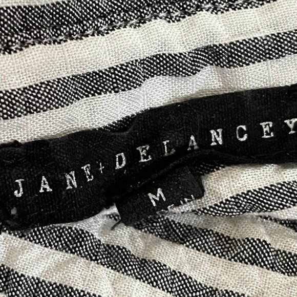 JANE + DELANCEY Seersucker Grey & White Striped Blouse is NWOT! Size MEDIUM - Picture 4 of 7